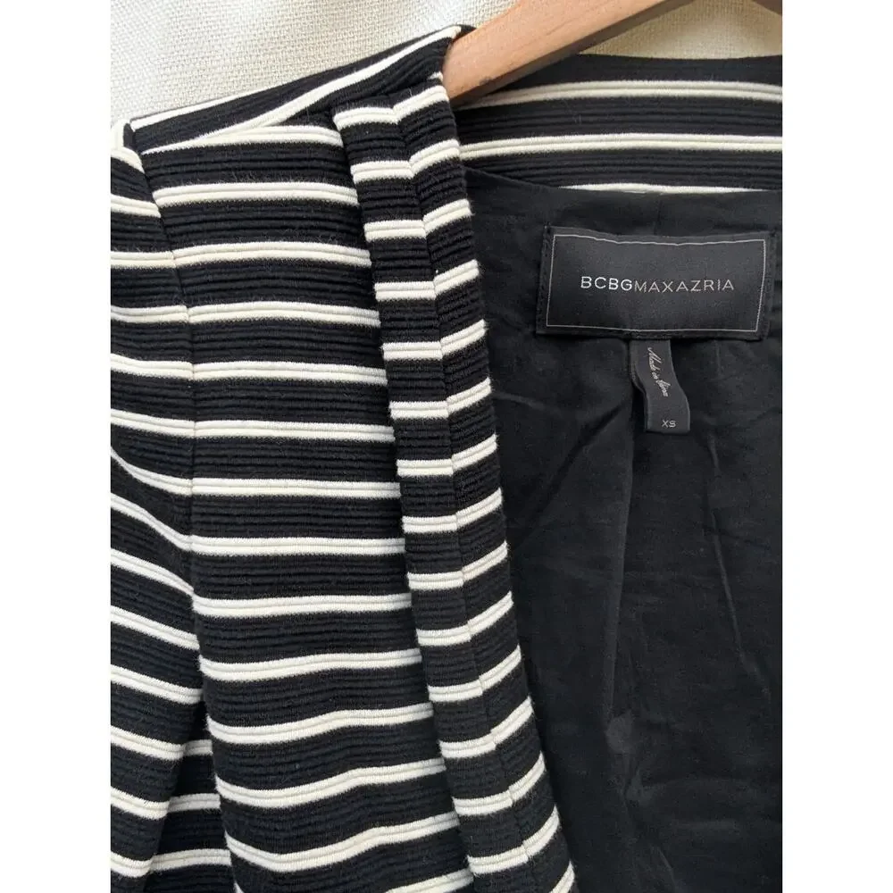 BCBGMaxazria Hendrix Black White Striped Blazer Jacket Womens Sz‎ XS Elegant